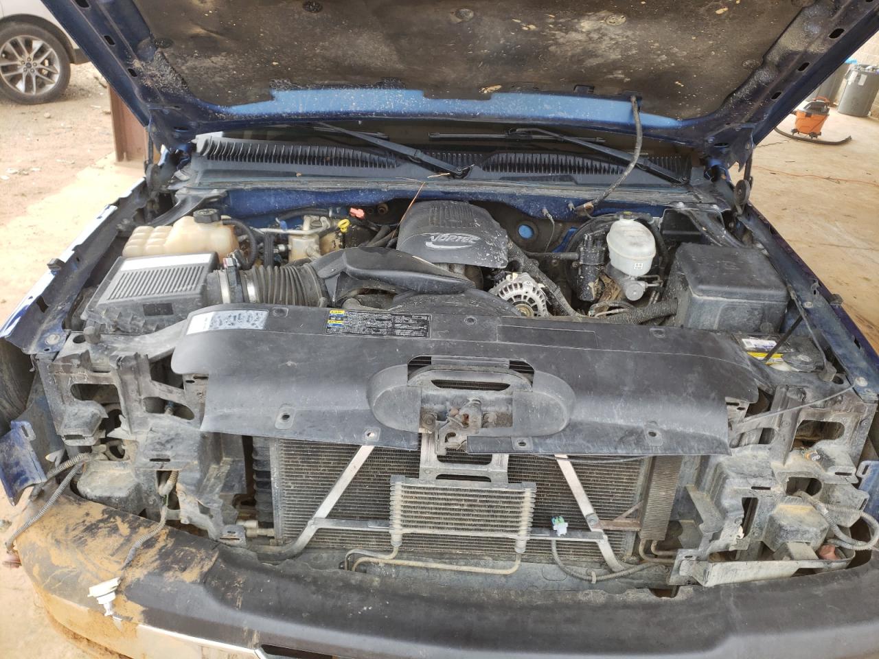 Photo 7 from auction – 2004 CHEVROLET SILVERADO with VIN 2GCEK13TX41402159