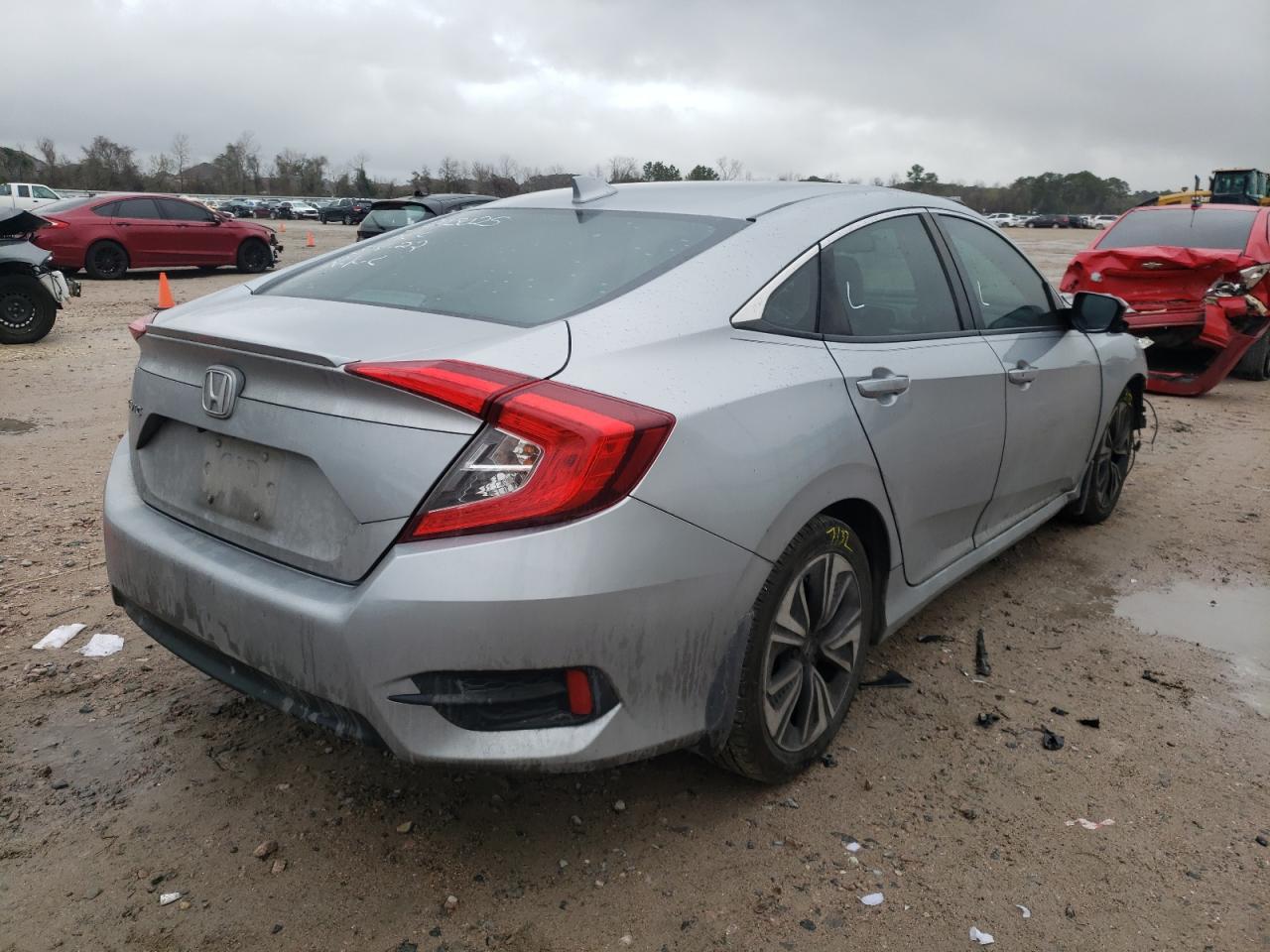 Photo 4 from auction – 2016 HONDA CIVIC EXL with VIN 19XFC1F75GE000993