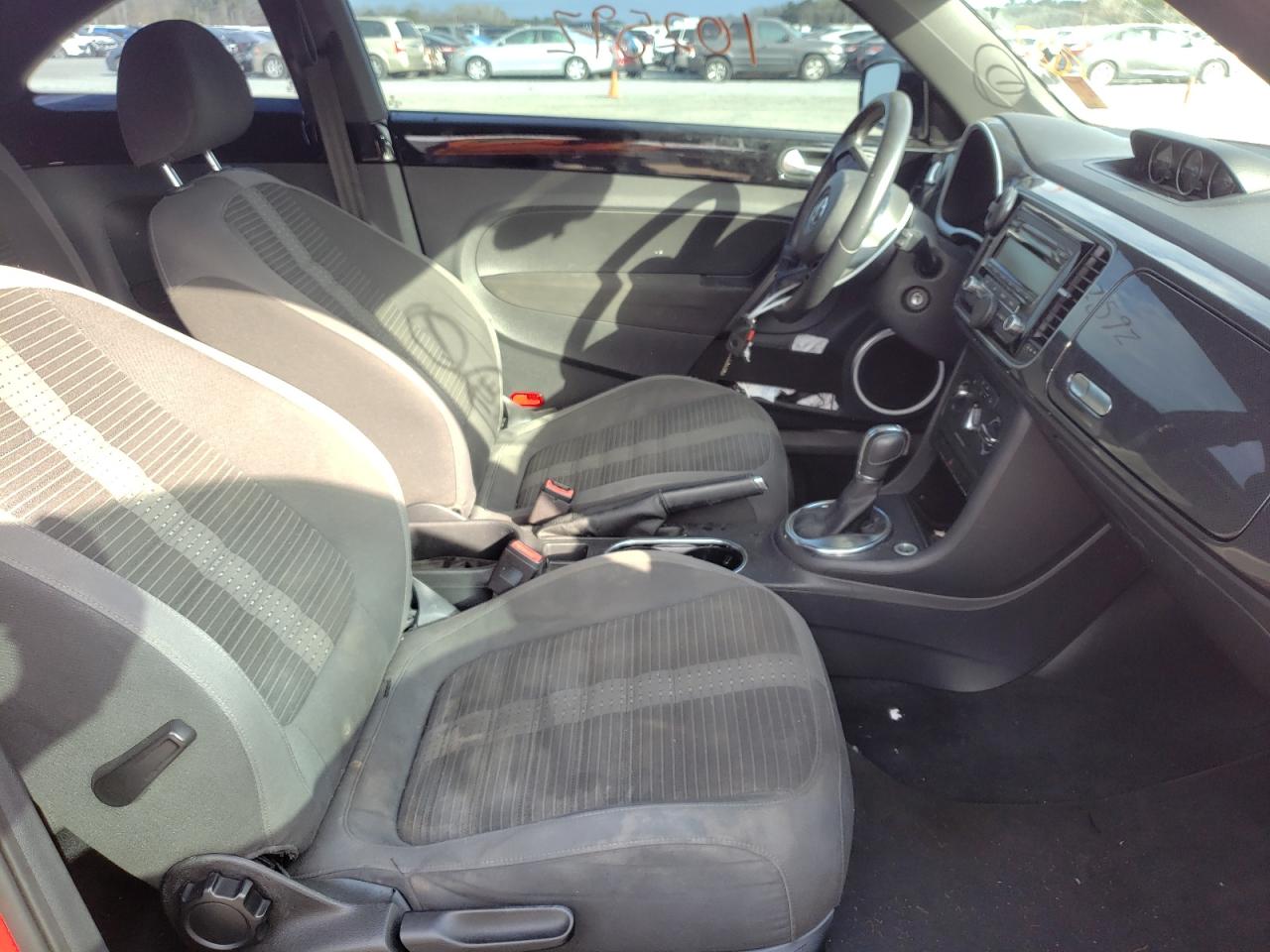 Photo 5 from auction – 2012 VOLKSWAGEN BEETLE with VIN 3VWV67ATXCM656145