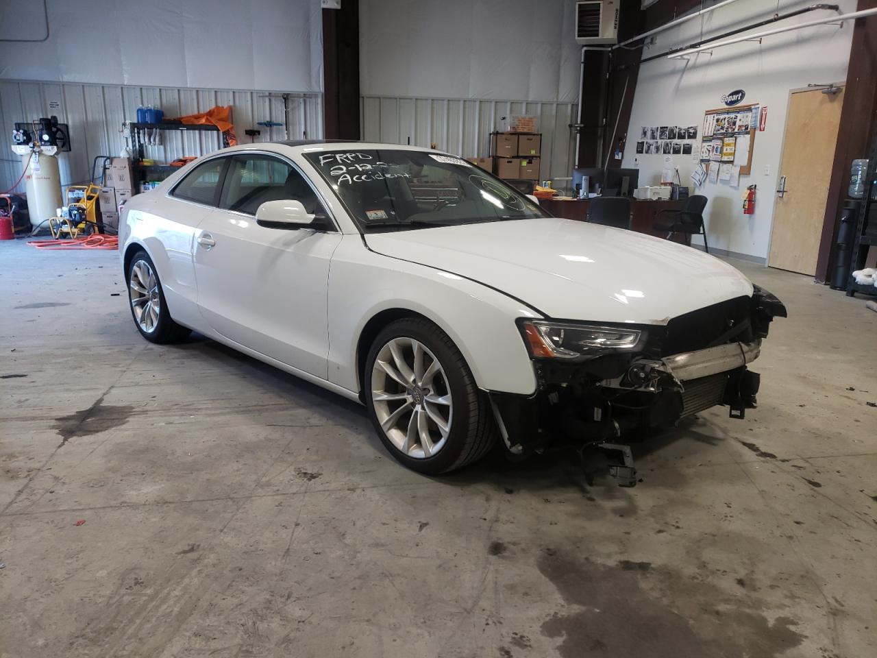 AUDI A5 PREMIUM 2013 with VIN WAUCFAFR8DA056157 - Photo from auction