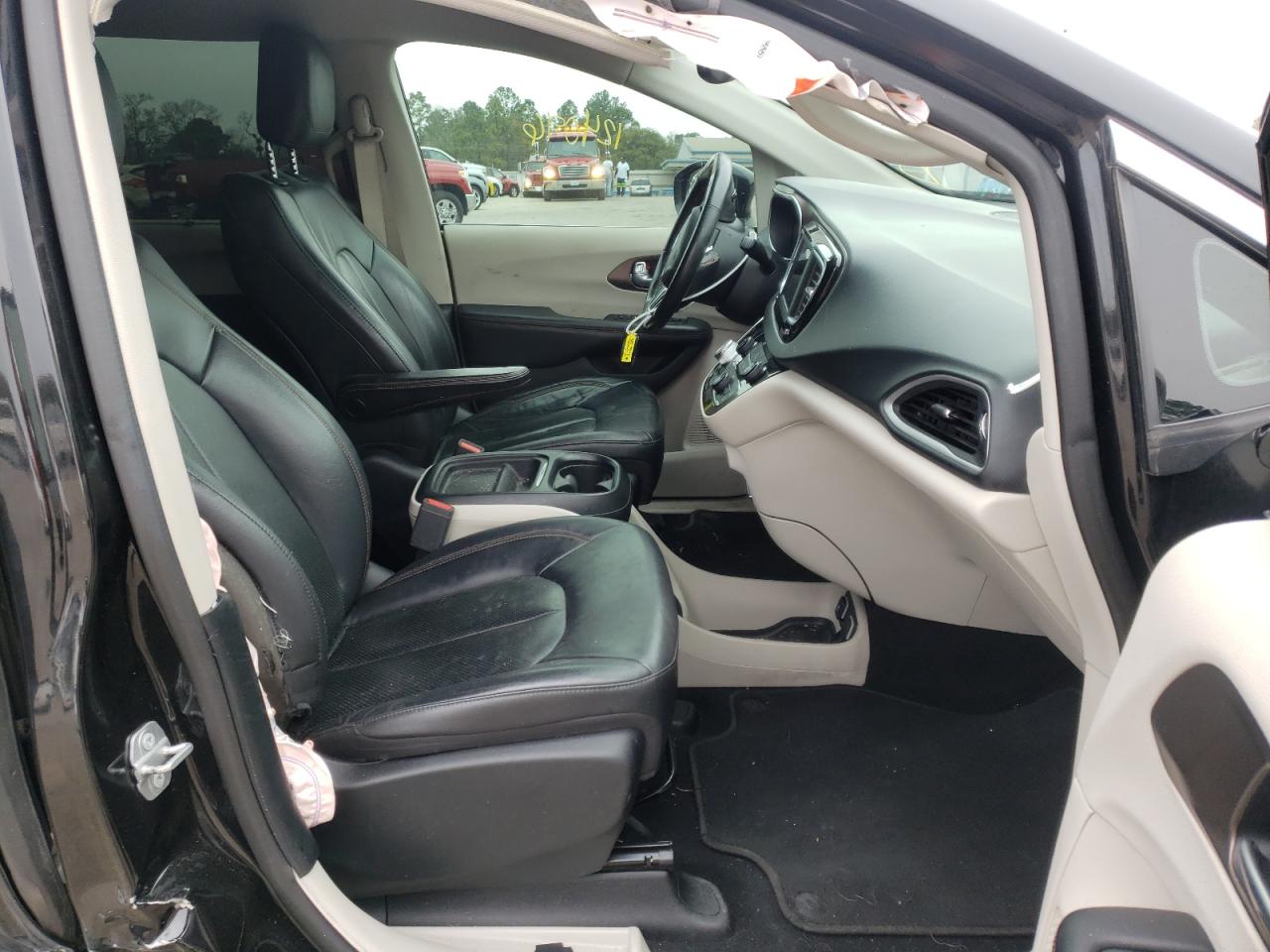 Photo 5 from auction – 2019 CHRYSLER PACIFICA T with VIN 2C4RC1BG2KR650682