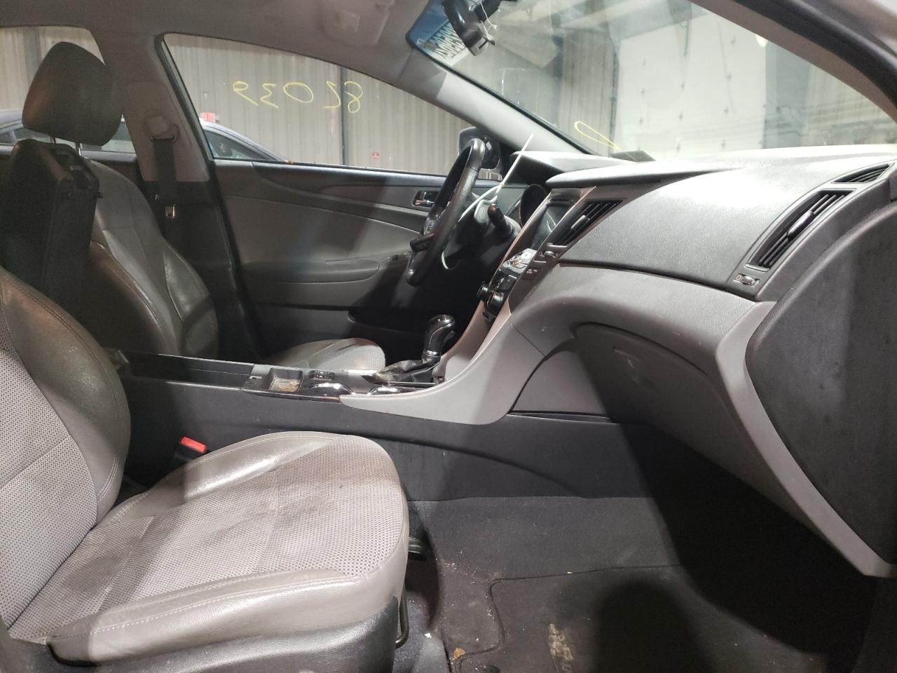 Photo 5 from auction – 2013 HYUNDAI SONATA GLS with VIN 5NPEC4ACXDH560615