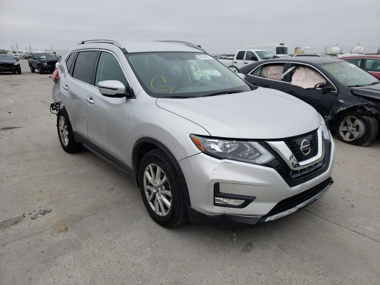 NISSAN ROGUE S 2017 with VIN 5N1AT2MT7HC840391 - Photo from auction