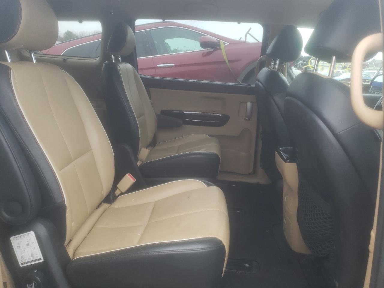 Photo 6 from auction – 2015 KIA SEDONA EX with VIN KNDMC5C14F6022972