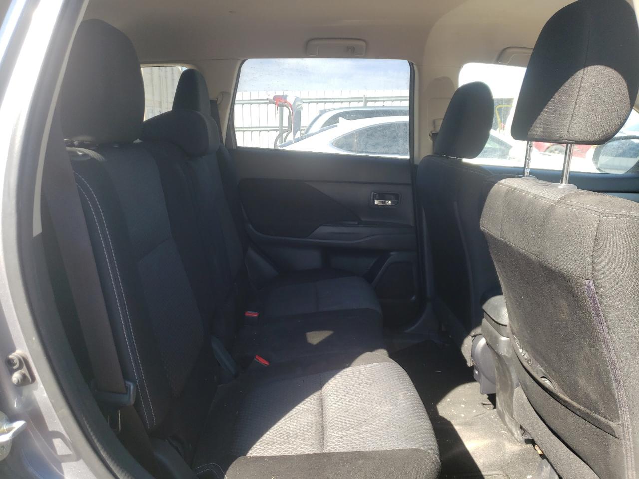 صورة رقم 6 من المزاد - 2016 MITSUBISHI OUTLANDER مع VIN JA4AD2A33GZ040005