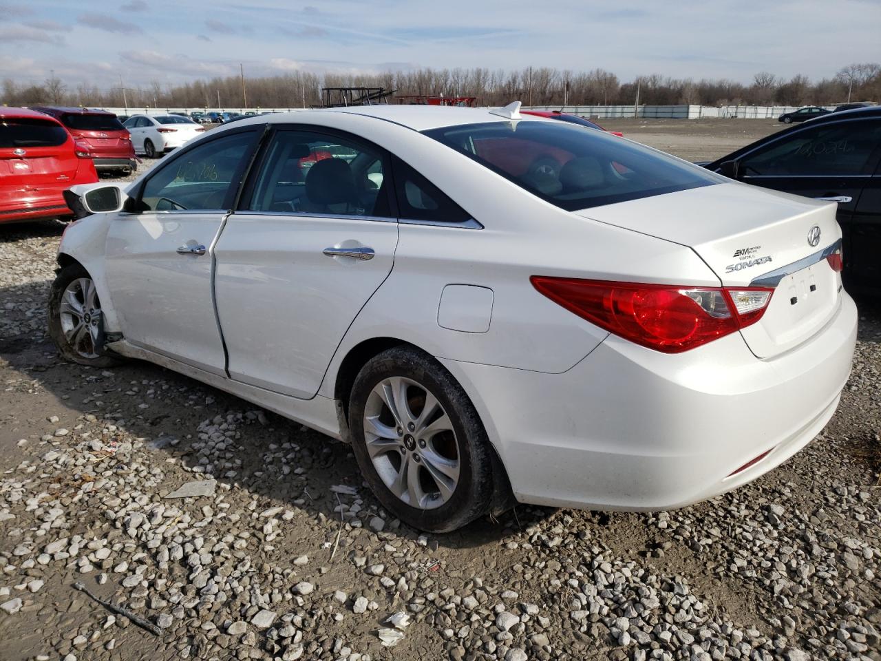 Photo 3 from auction – 2011 HYUNDAI SONATA SE with VIN 5NPEC4AC8BH162932