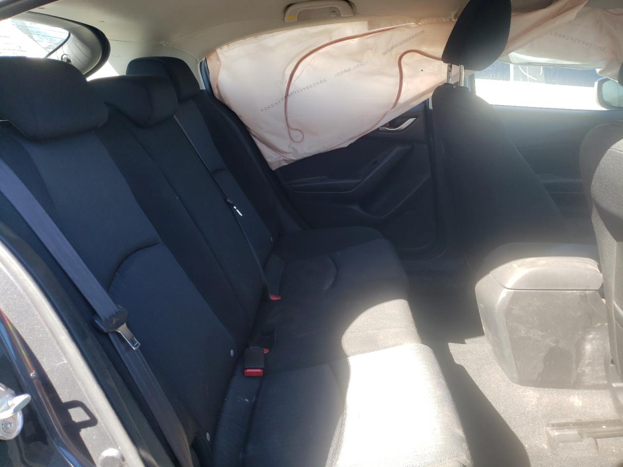 Photo 6 from auction – 2015 MAZDA 3 SPORT with VIN JM1BM1K71F1244952