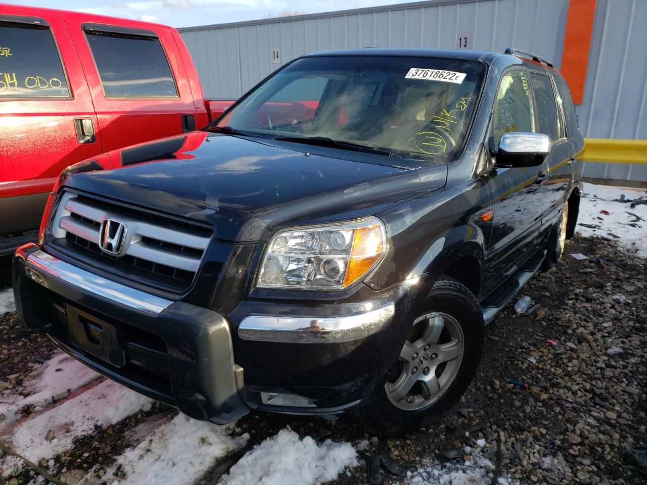 Photo 2 from auction – 2006 HONDA PILOT EX with VIN 5FNYF18746B010291