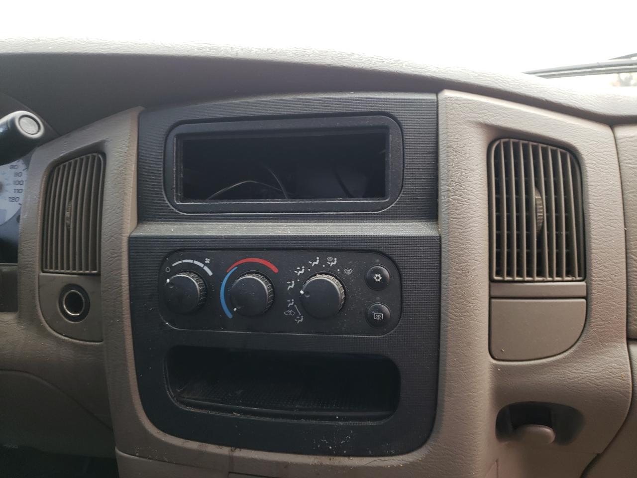 Photo 9 from auction – 2004 DODGE RAM 1500 S with VIN 1D7HA18D44S578129