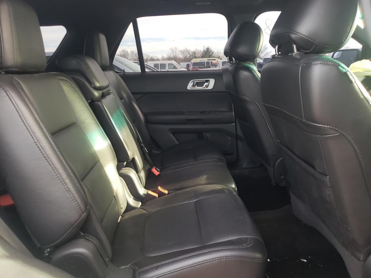 Photo 6 from auction – 2014 FORD EXPLORER L with VIN 1FM5K8F82EGA35984