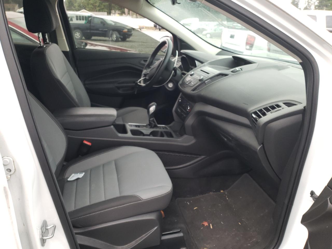 Photo 5 from auction – 2017 FORD ESCAPE S with VIN 1FMCU0F76HUD20705
