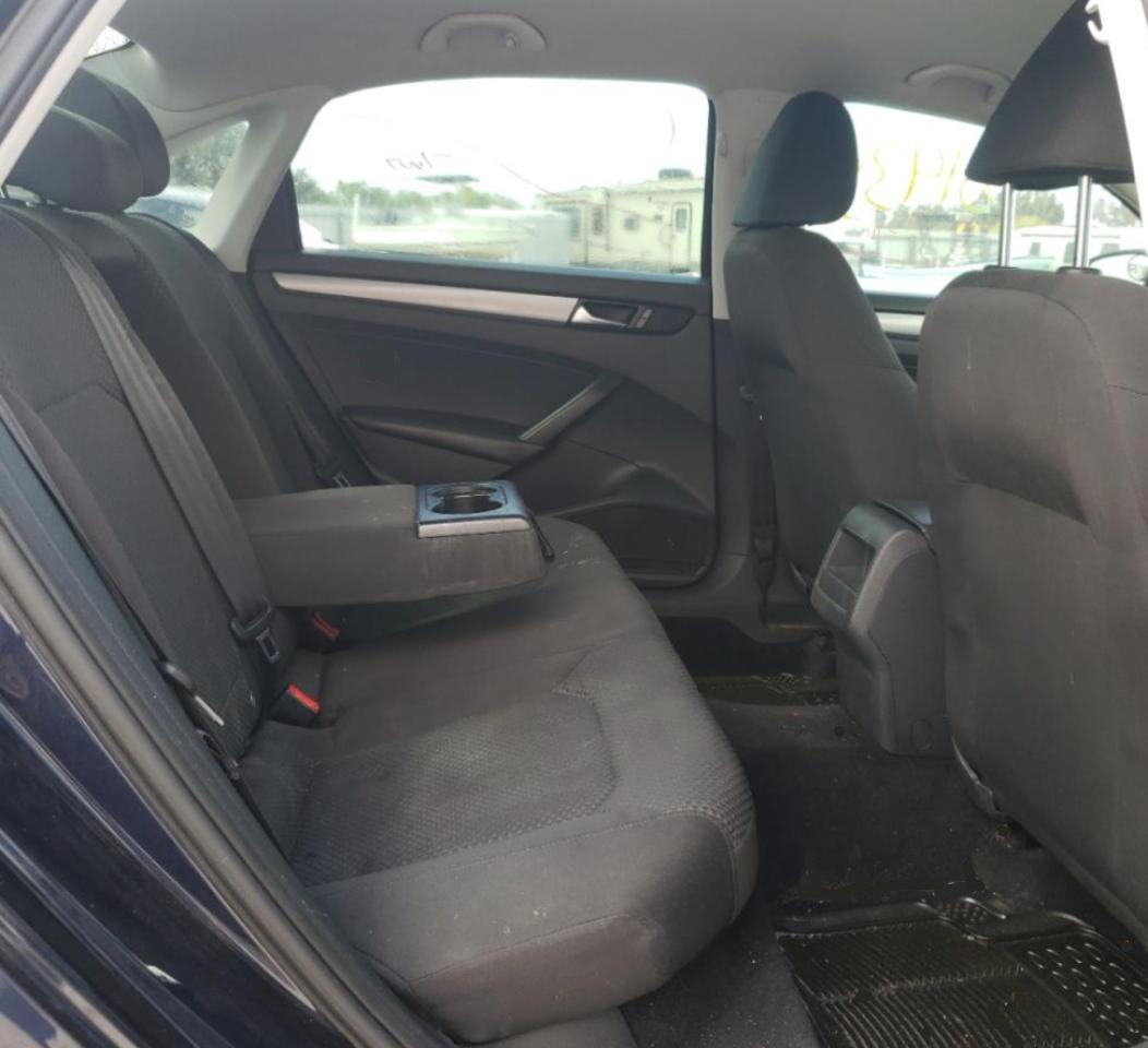Photo 6 from auction – 2014 VOLKSWAGEN PASSAT S with VIN 1VWAH7A32EC022941