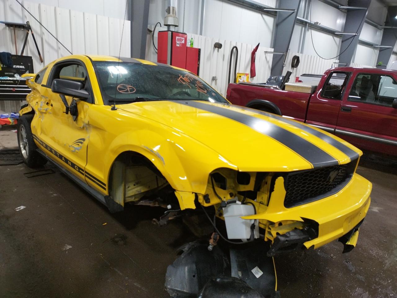 Photo 1 from auction – 2005 FORD MUSTANG with VIN 1ZVFT80N755117867
