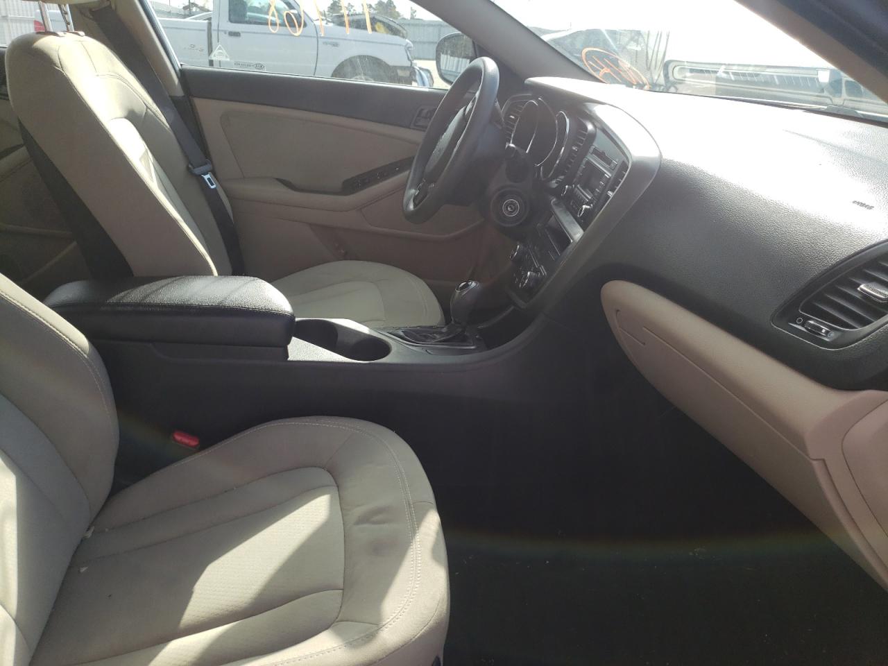 Photo 5 from auction – 2011 KIA OPTIMA LX with VIN KNAGM4A71B5148764