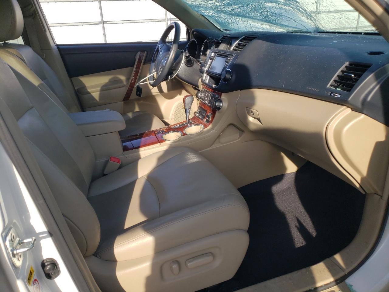 Photo 5 from auction – 2013 TOYOTA HIGHLANDER with VIN 5TDDK3EH5DS257928