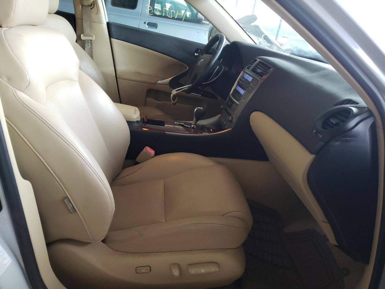 Photo 5 from auction – 2006 LEXUS IS 250 with VIN JTHBK262065022002