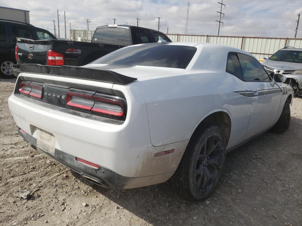 Photo 4 from auction – 2017 DODGE CHALLENGER with VIN 2C3CDZAG5HH592380
