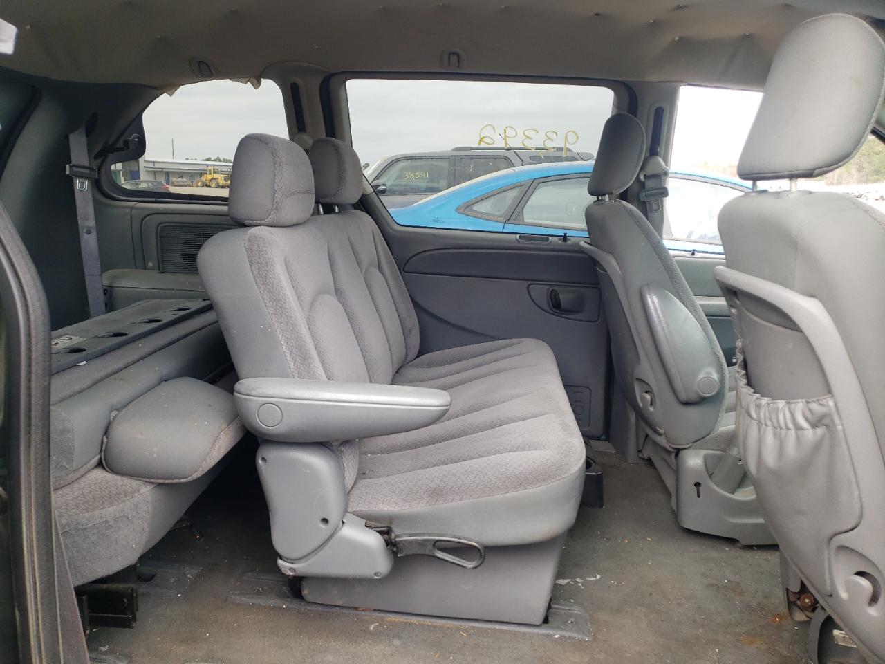Photo 6 from auction – 2005 CHRYSLER TOWN & COU with VIN 1C4GP45R45B411079