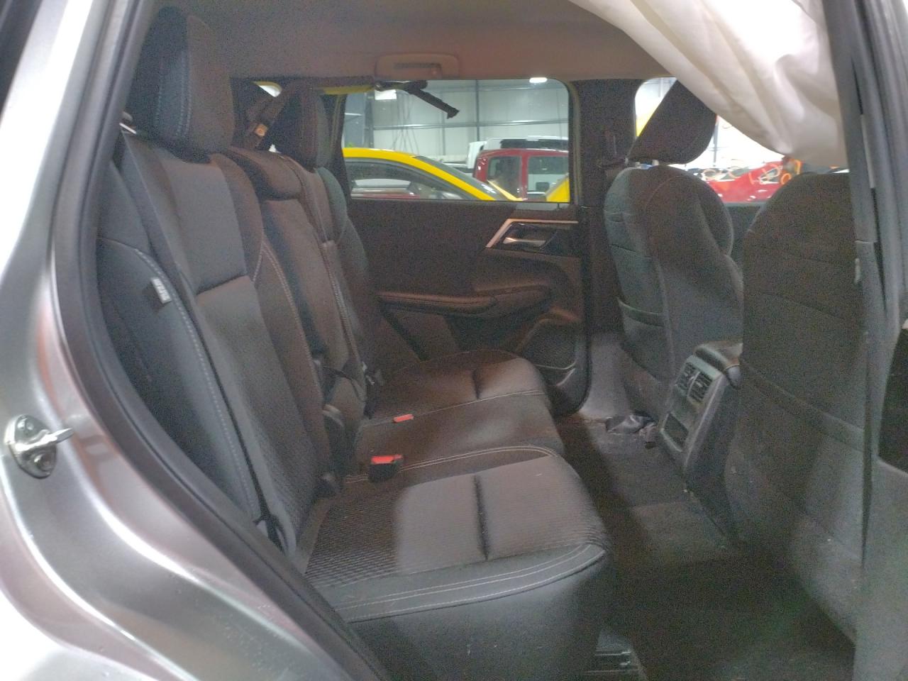 Photo 6 from auction – 2022 MITSUBISHI OUTLANDER with VIN JA4J4TA83NZ020352