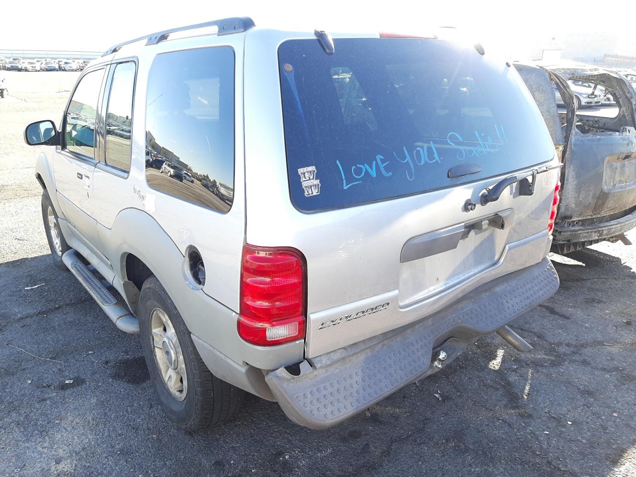 Photo 3 from auction – 2002 FORD EXPLORER S with VIN 1FMYU70E72UB53588