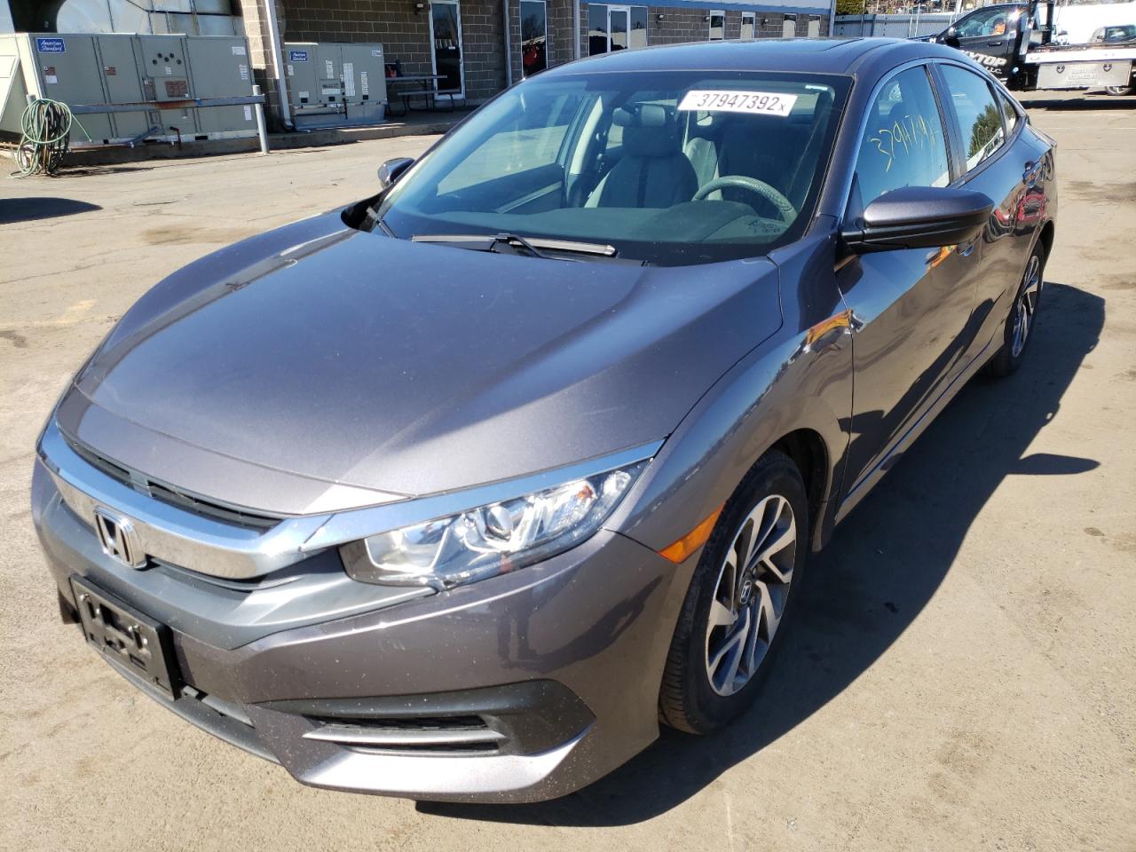 Photo 2 from auction – 2018 HONDA CIVIC EX with VIN 2HGFC2F72JH528624