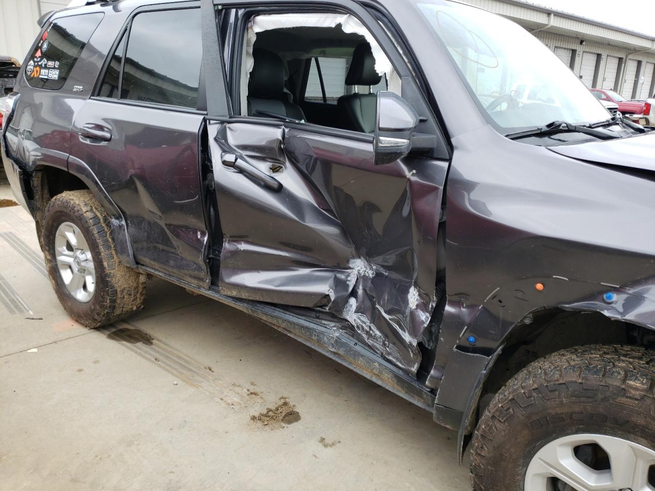 Photo 9 from auction – 2015 TOYOTA 4RUNNER SR with VIN JTEBU5JR7F5208455