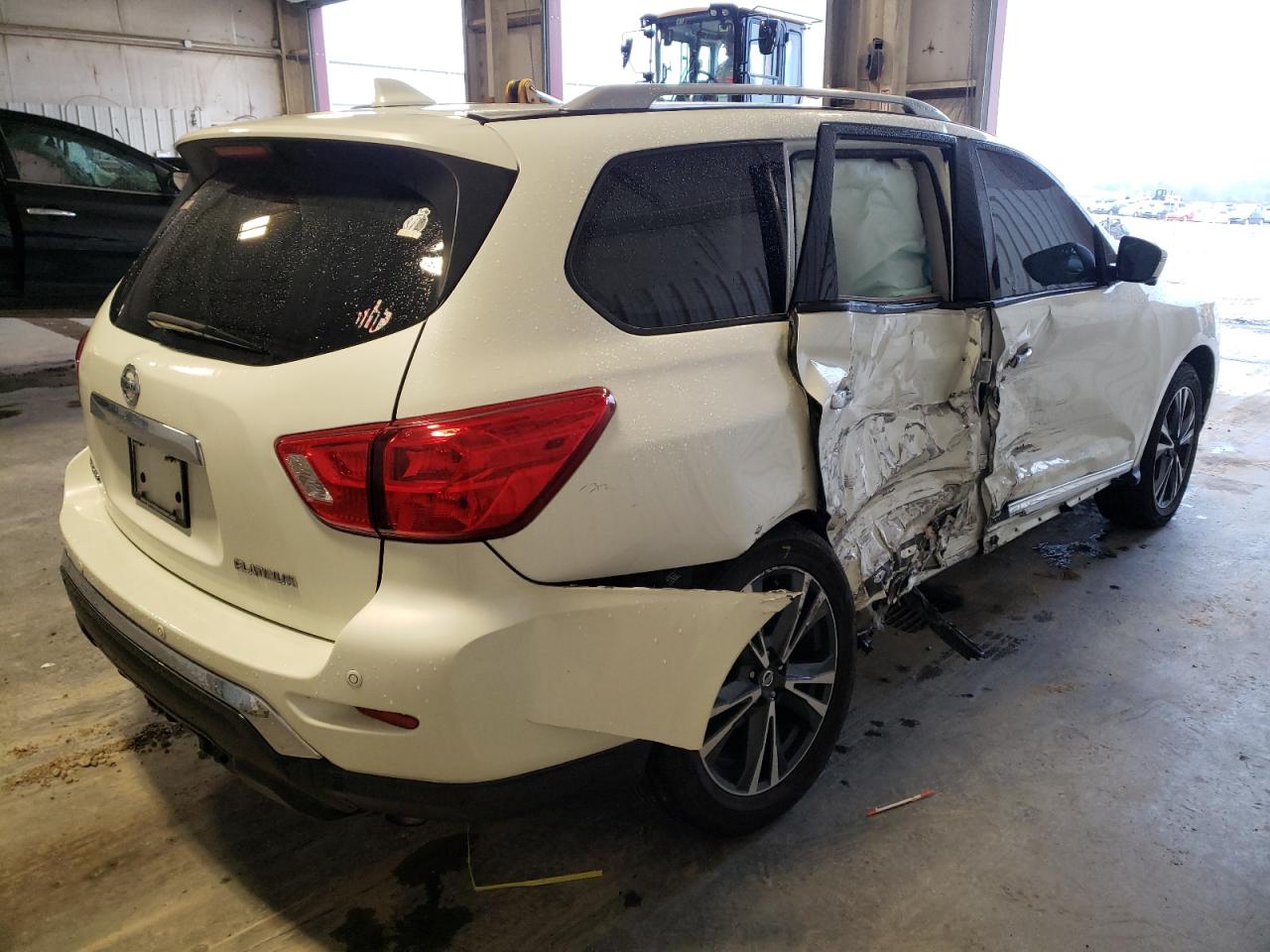Photo 4 from auction – 2019 NISSAN PATHFINDER with VIN 5N1DR2MN3KC607466
