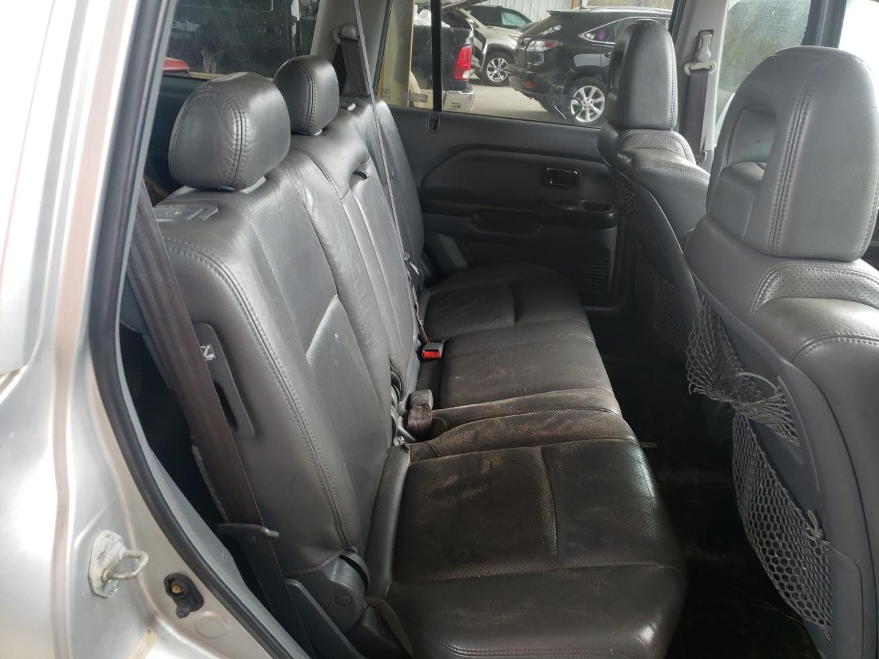 Photo 6 from auction – 2005 HONDA PILOT EXL with VIN 5FNYF186X5B011550