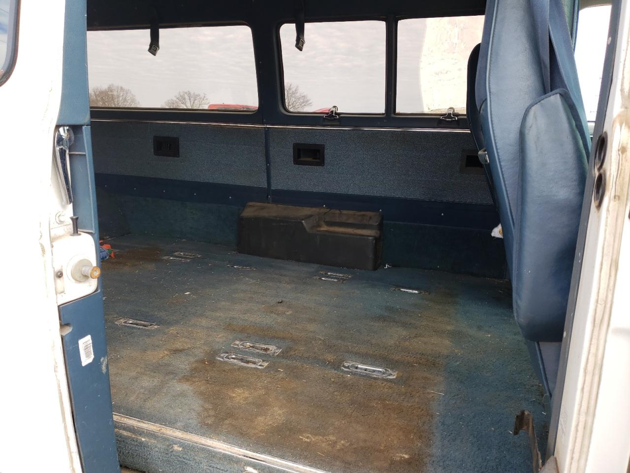 Photo 6 from auction – 1994 CHEVROLET G30 with VIN 1GAGG39K7RF116699