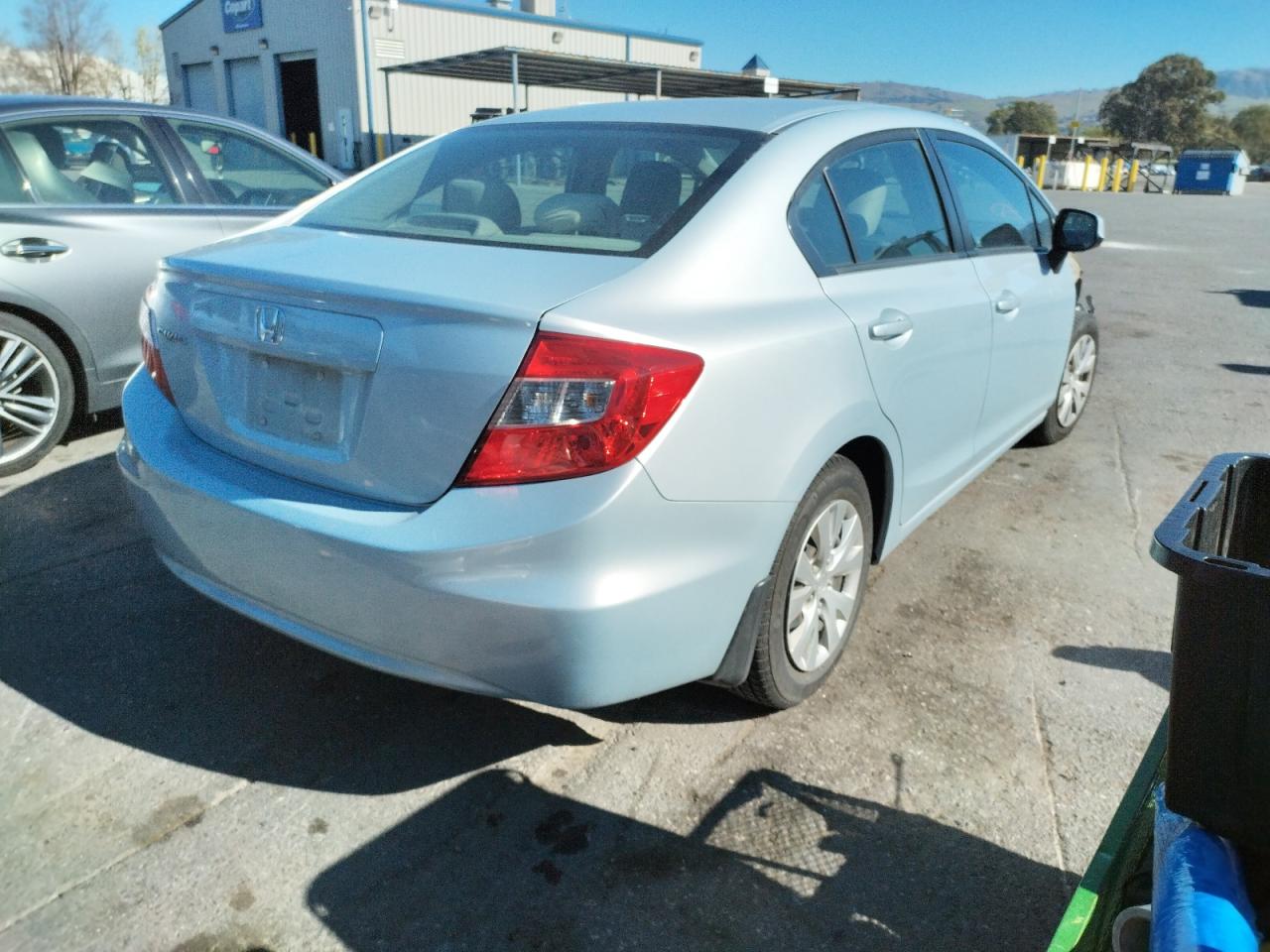 Photo 4 from auction – 2012 HONDA CIVIC LX with VIN 2HGFB2F57CH595353