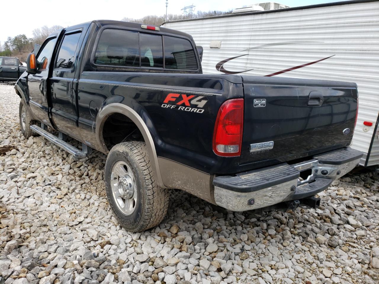 Photo 3 from auction – 2005 FORD F350 SRW S with VIN 1FTWW31P15EB51154
