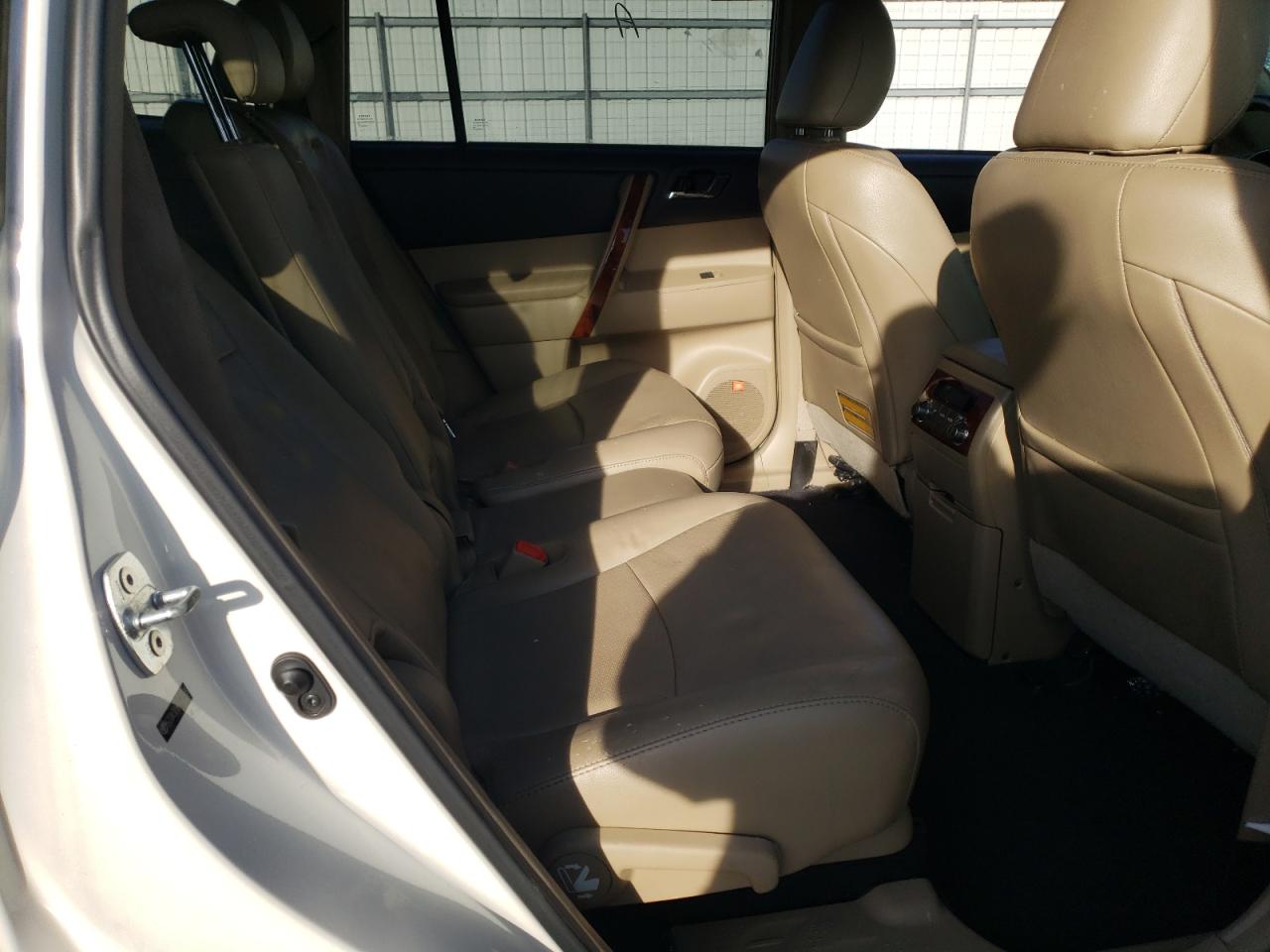 Photo 6 from auction – 2013 TOYOTA HIGHLANDER with VIN 5TDDK3EH5DS257928