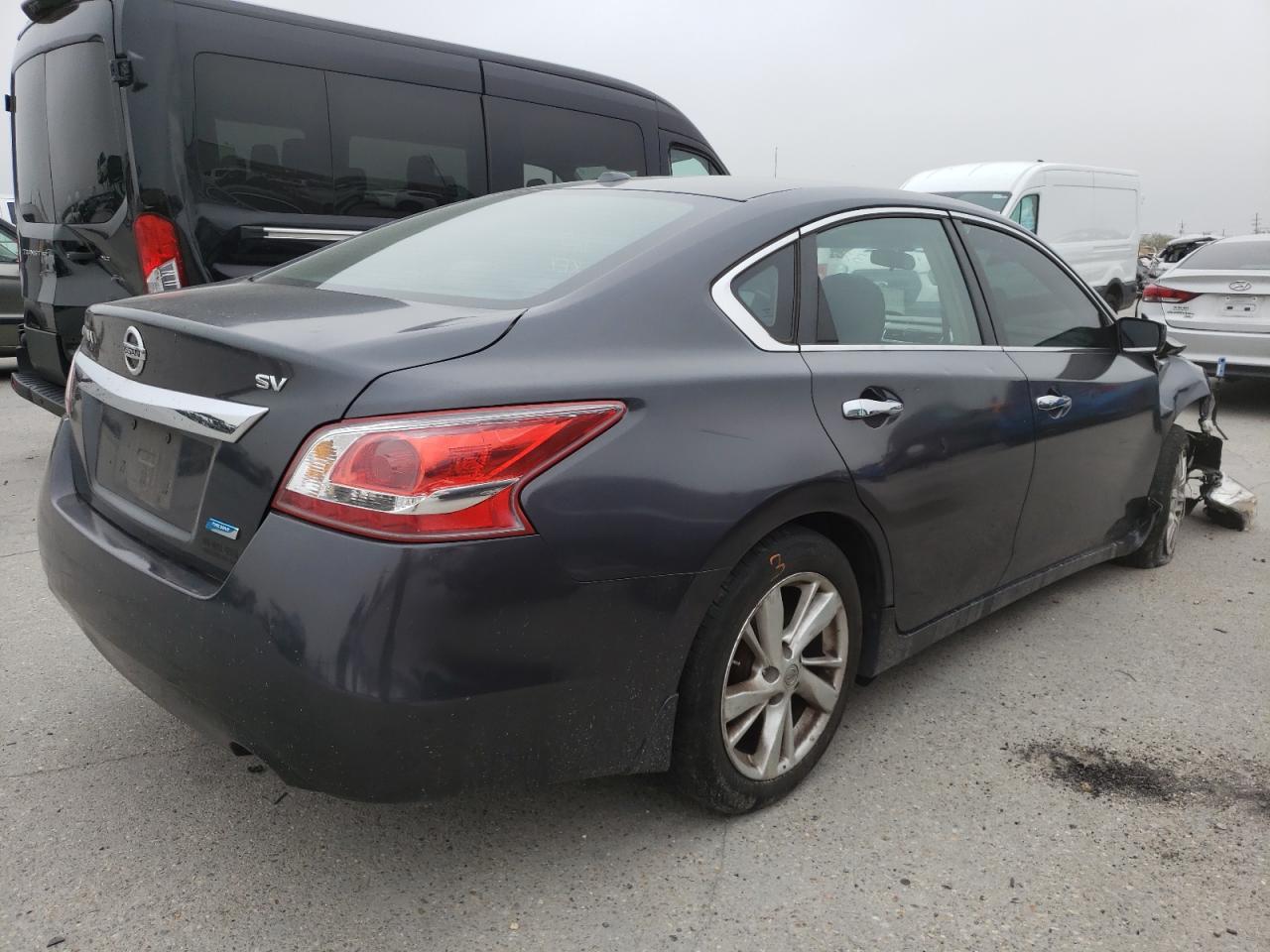 Photo 4 from auction – 2013 NISSAN ALTIMA 2.5 with VIN 1N4AL3AP0DN559717