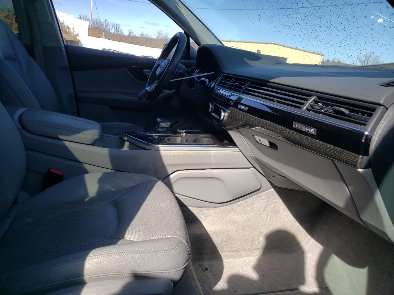 Photo 5 from auction – 2017 AUDI Q7 PRESTIG with VIN WA1VAAF71HD014985