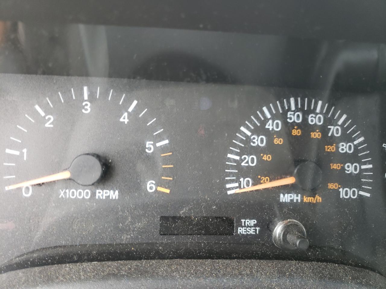 Photo 8 from auction – 2001 JEEP CHEROKEE C with VIN 1J4FF58S41L550680