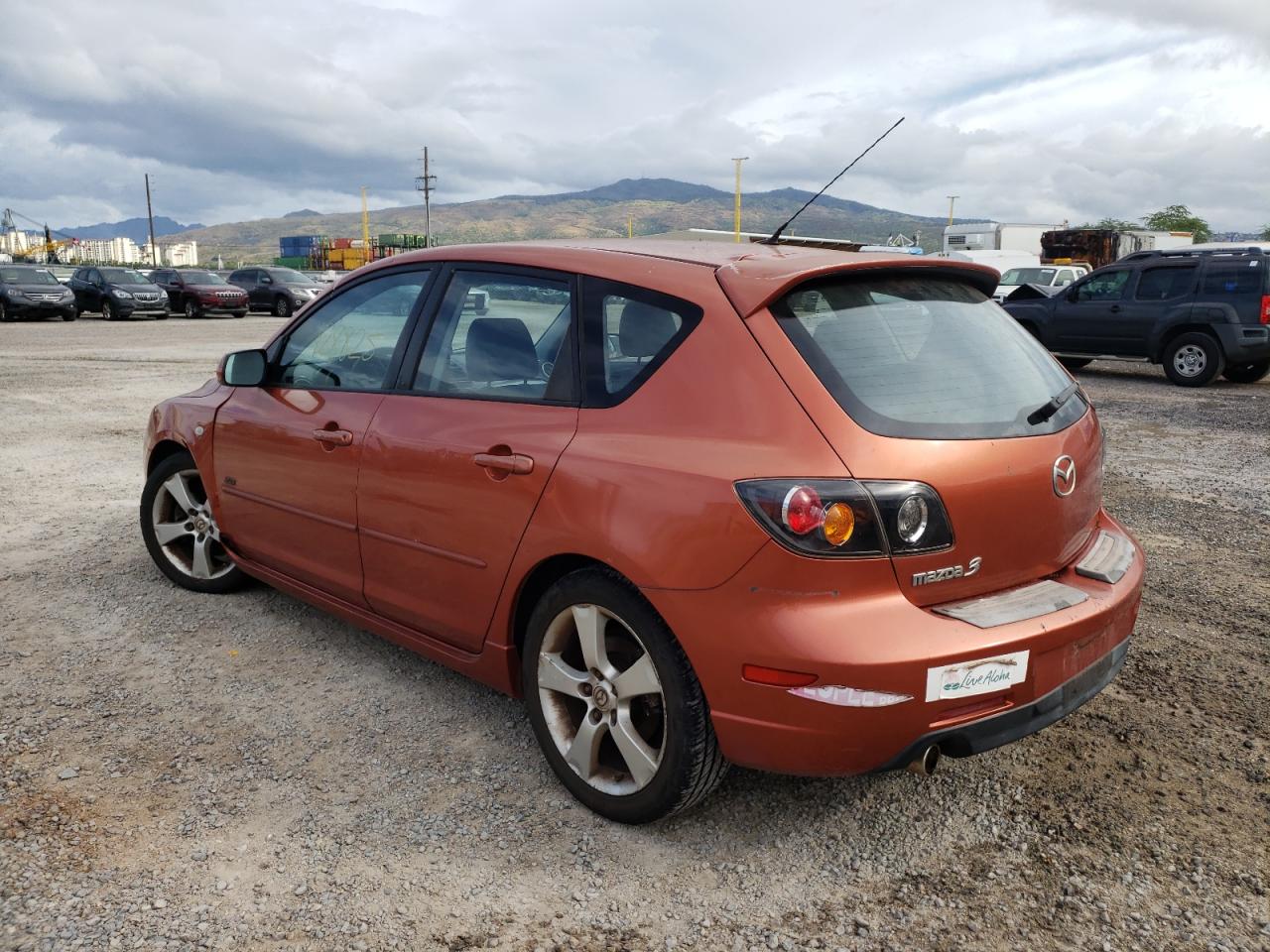Photo 3 from auction – 2004 MAZDA 3 HATCHBAC with VIN JM1BK343641132107