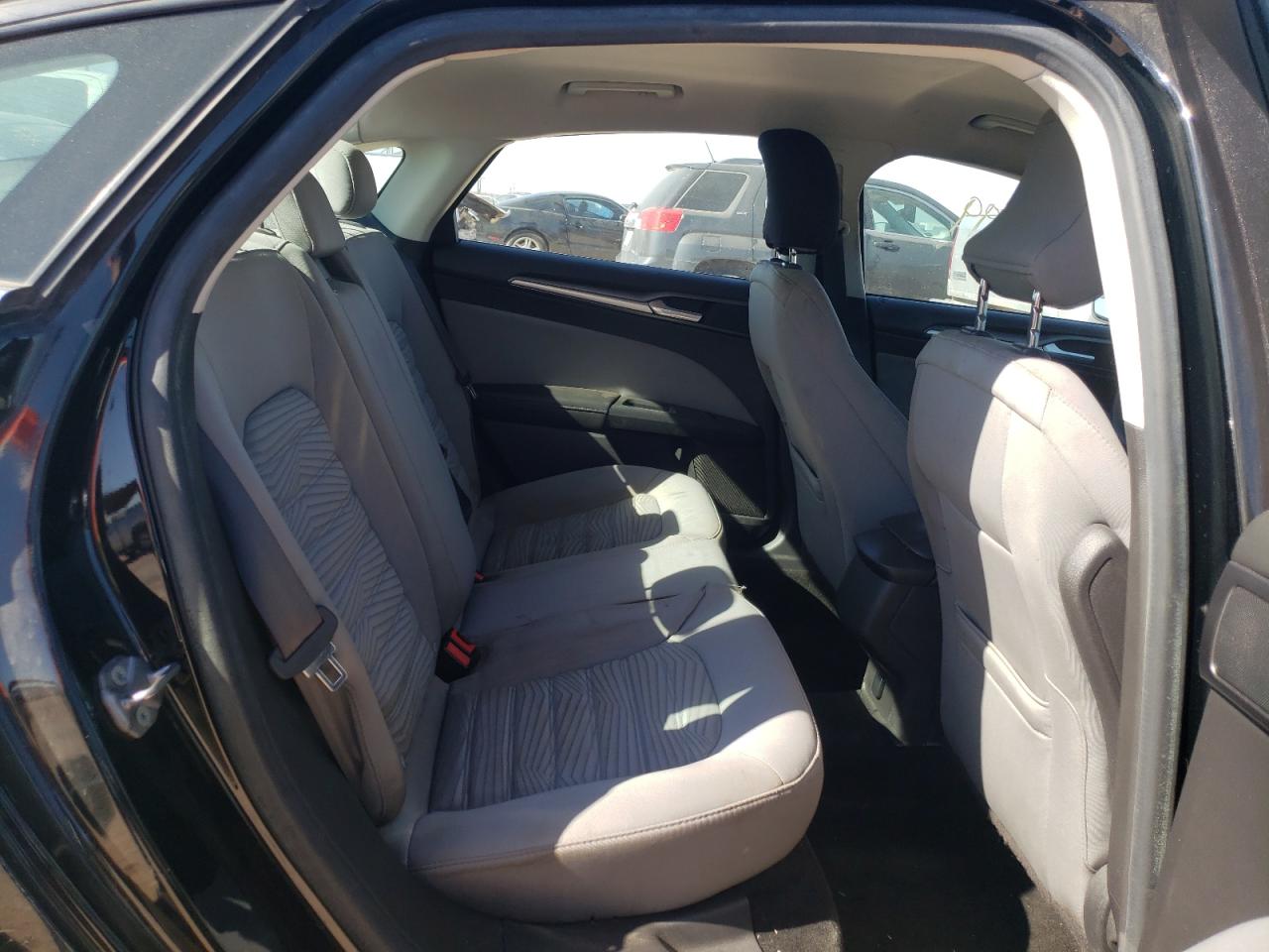Photo 6 from auction – 2016 FORD FUSION S with VIN 3FA6P0G79GR156224
