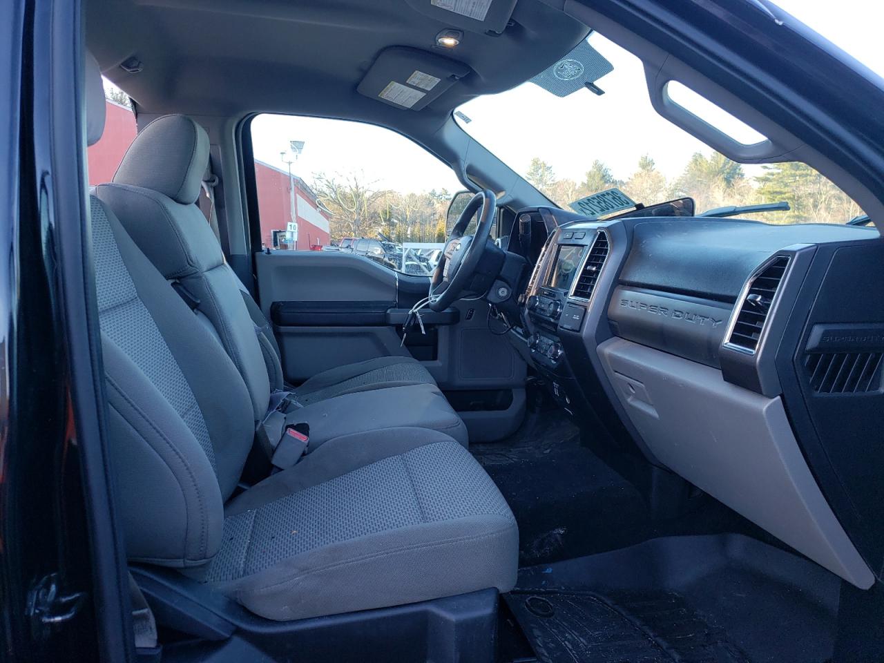 Photo 5 from auction – 2017 FORD F250 SUPER with VIN 1FTBF2B60HEE74159