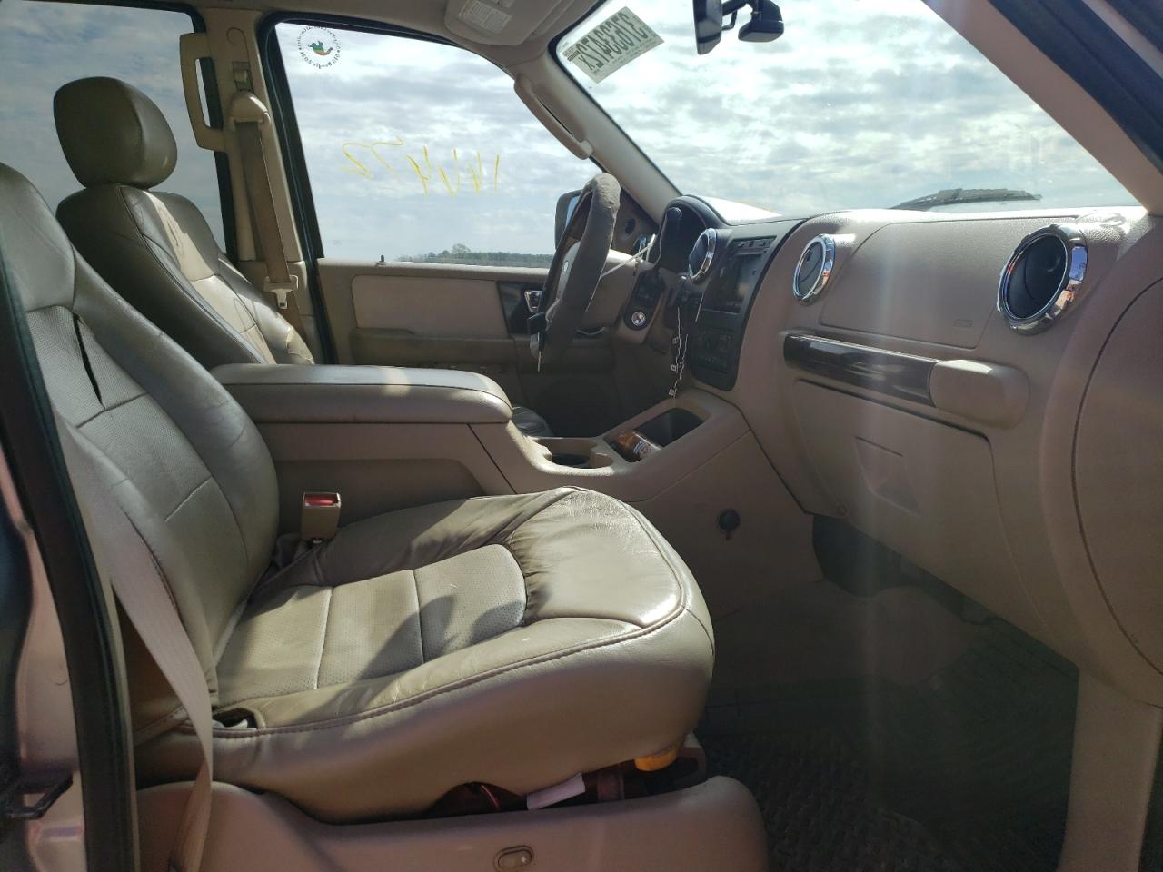 Photo 5 from auction – 2006 FORD EXPEDITION with VIN 1FMFU20536LA37410