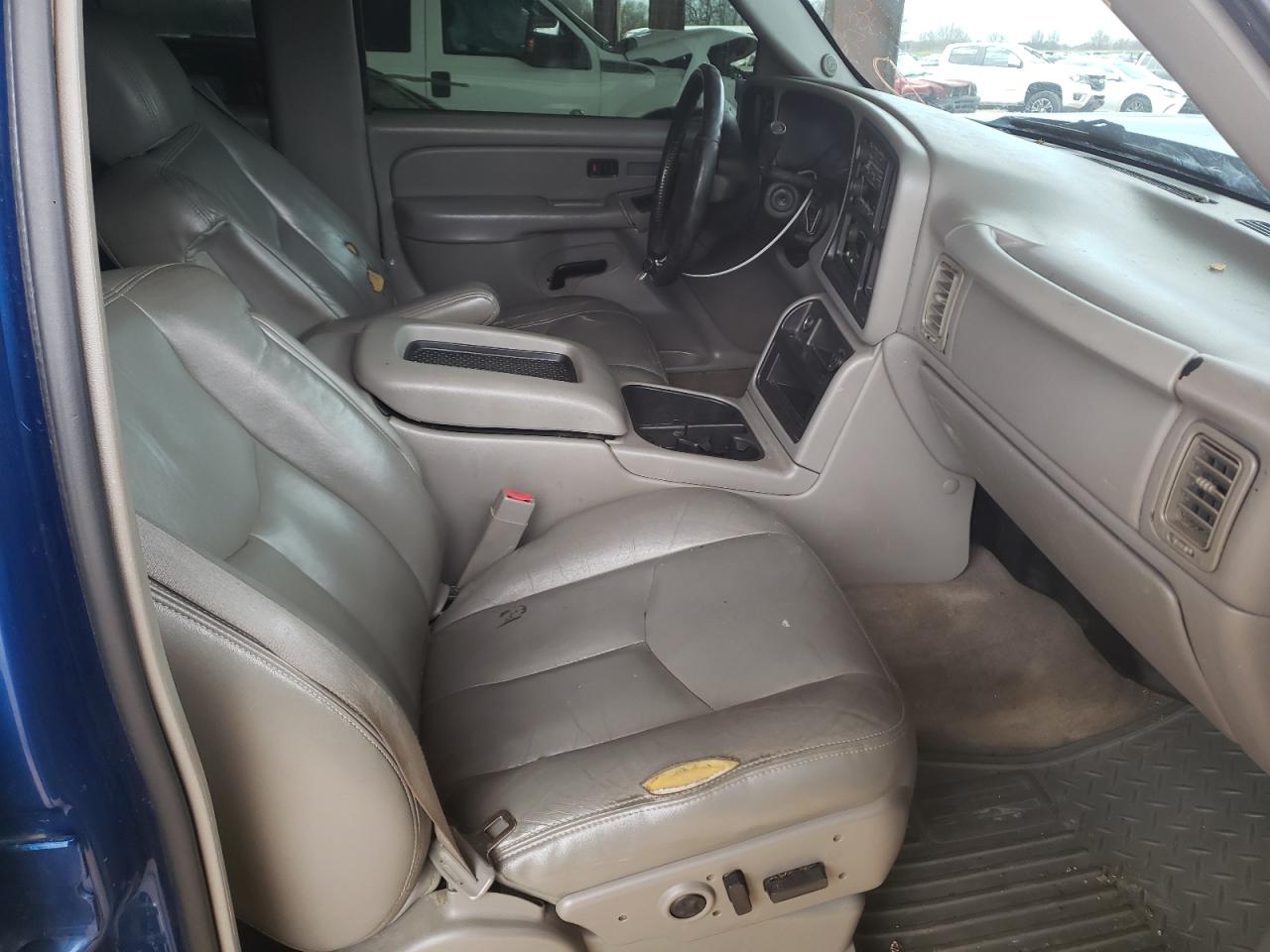 Photo 5 from auction – 2004 CHEVROLET SILVERADO with VIN 2GCEK13TX41402159
