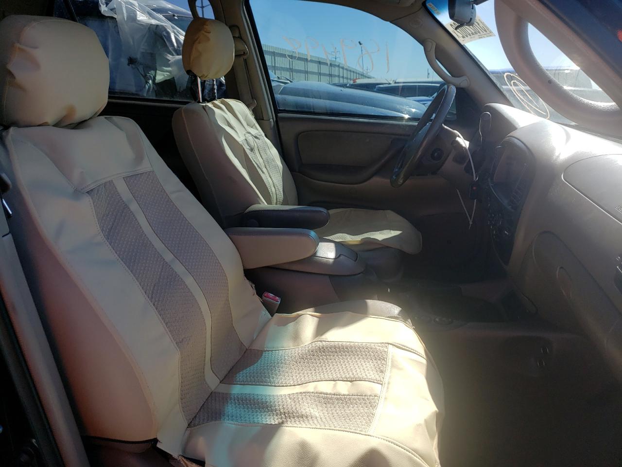 Photo 5 from auction – 2005 TOYOTA SEQUOIA SR with VIN 5TDBT44A05S238008