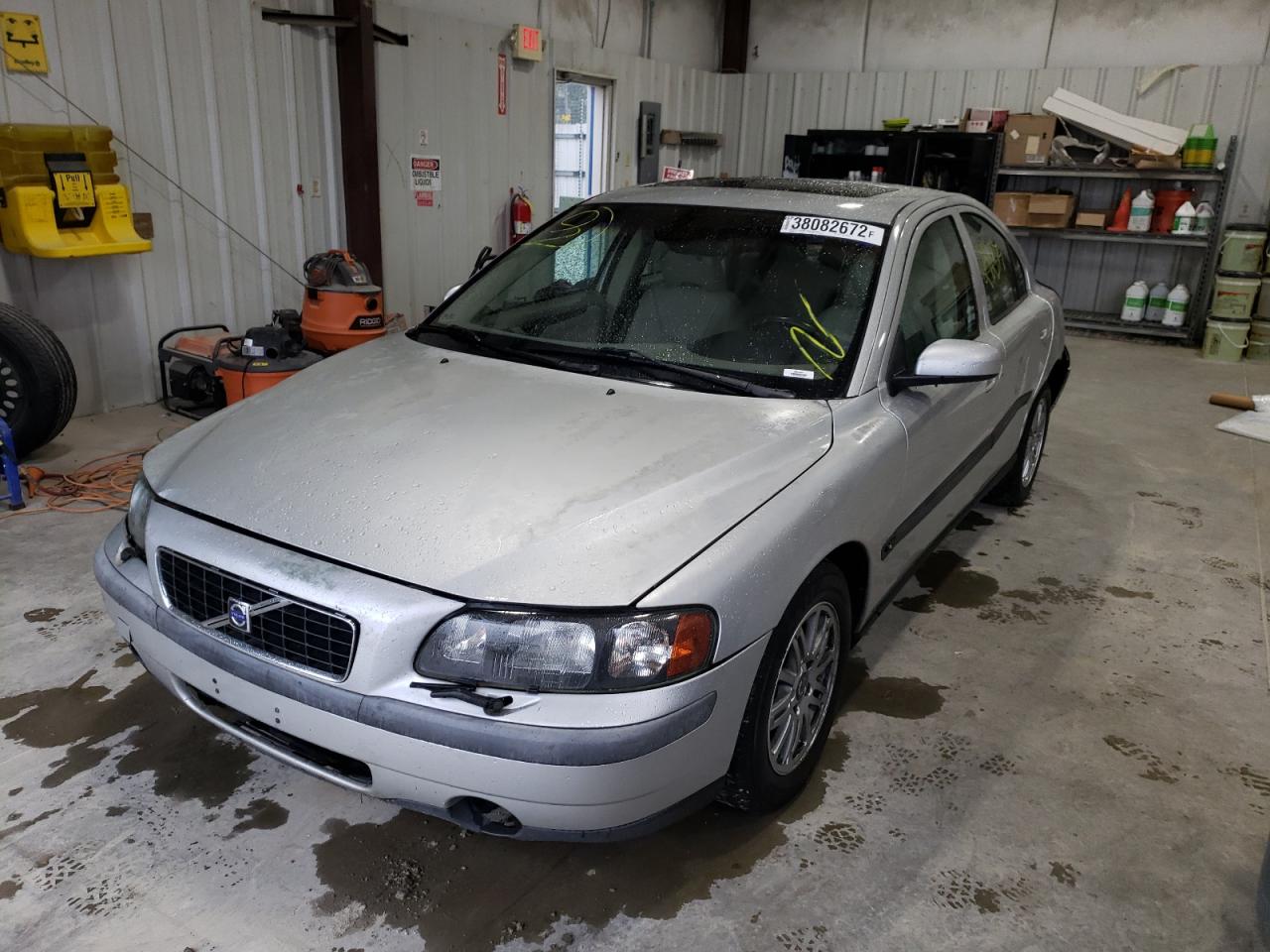 Photo 2 from auction – 2004 VOLVO S60 with VIN YV1RS61TX42374794
