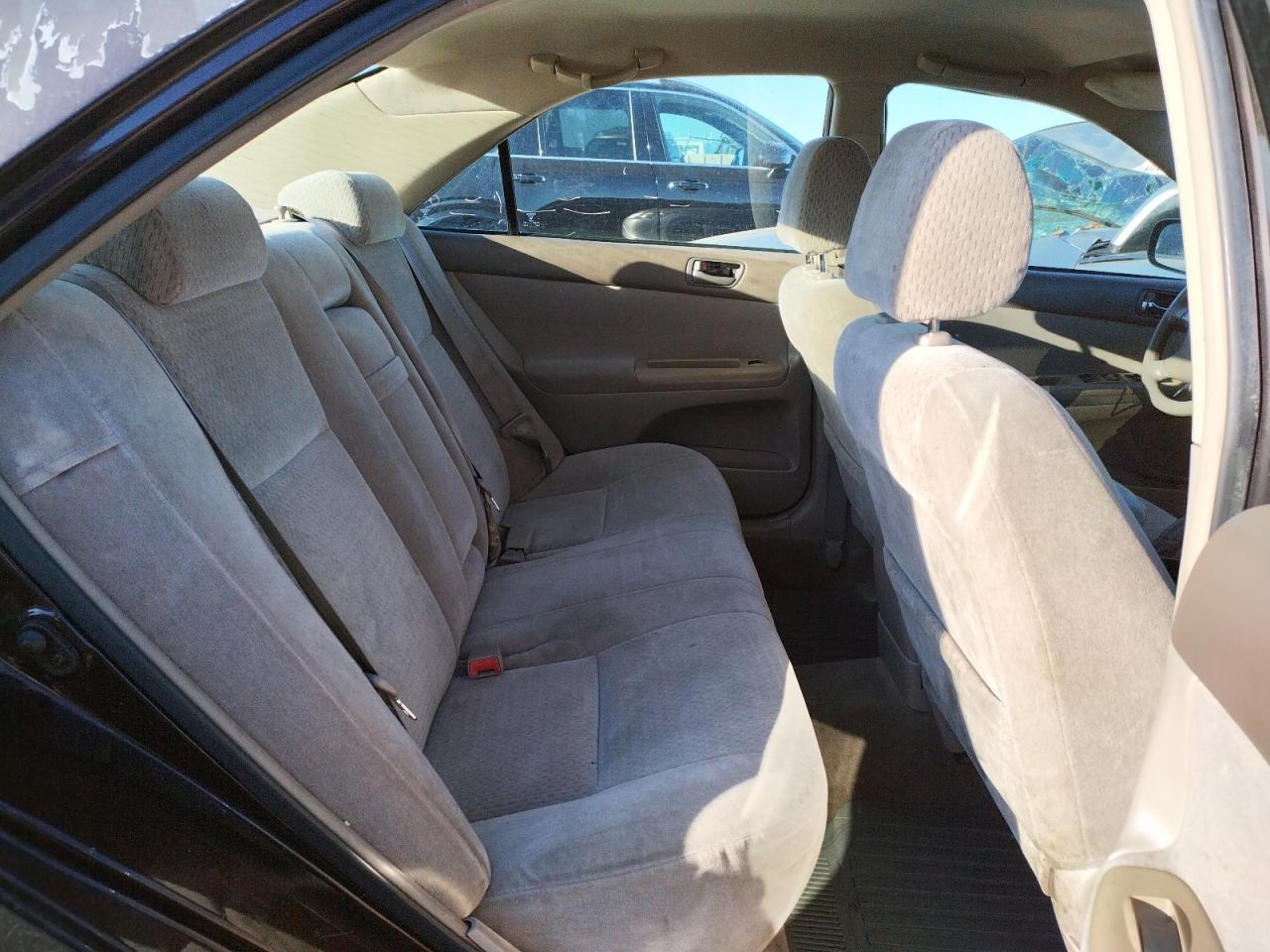 Photo 6 from auction – 2002 TOYOTA CAMRY LE with VIN 4T1BE32K52U588107