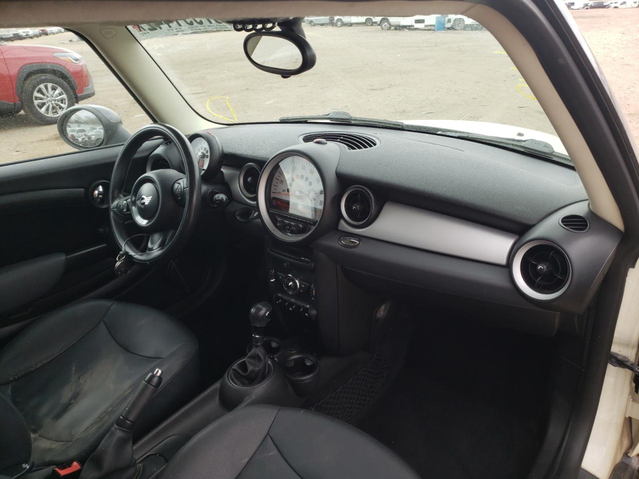 Photo 9 from auction – 2011 MINI COOPER with VIN WMWSU3C57BT091420