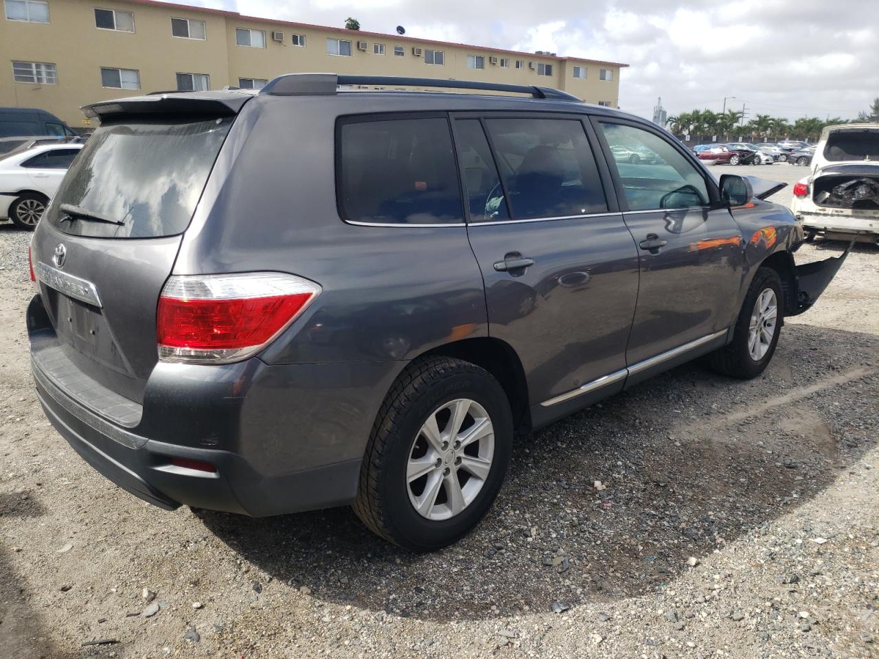 Photo 4 from auction – 2012 TOYOTA HIGHLANDER with VIN 5TDZA3EH6CS022980