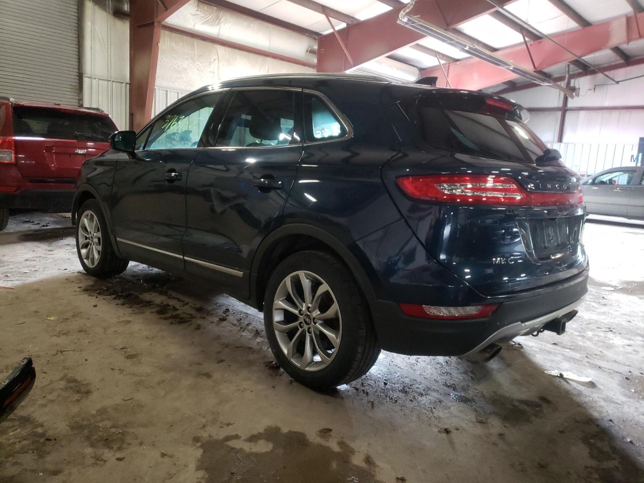 Photo 3 from auction – 2017 LINCOLN MKC SELECT with VIN 5LMTJ2DH0HUL04156