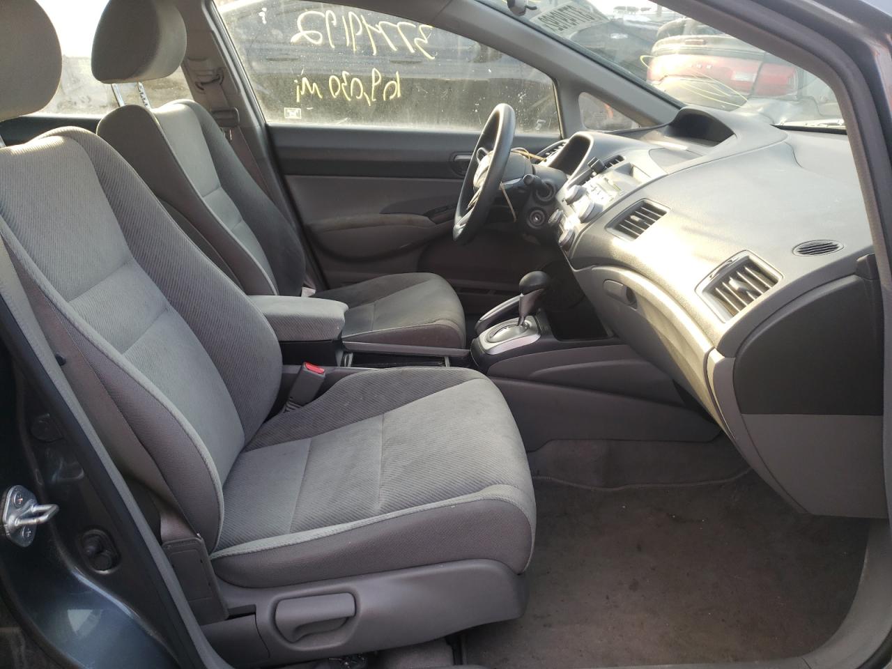 Photo 5 from auction – 2010 HONDA CIVIC LX with VIN 19XFA1F55AE037604