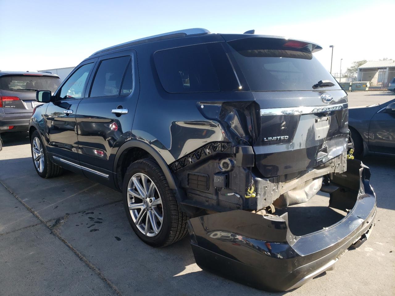 Photo 3 from auction – 2017 FORD EXPLORER L with VIN 1FM5K8F82HGE29554