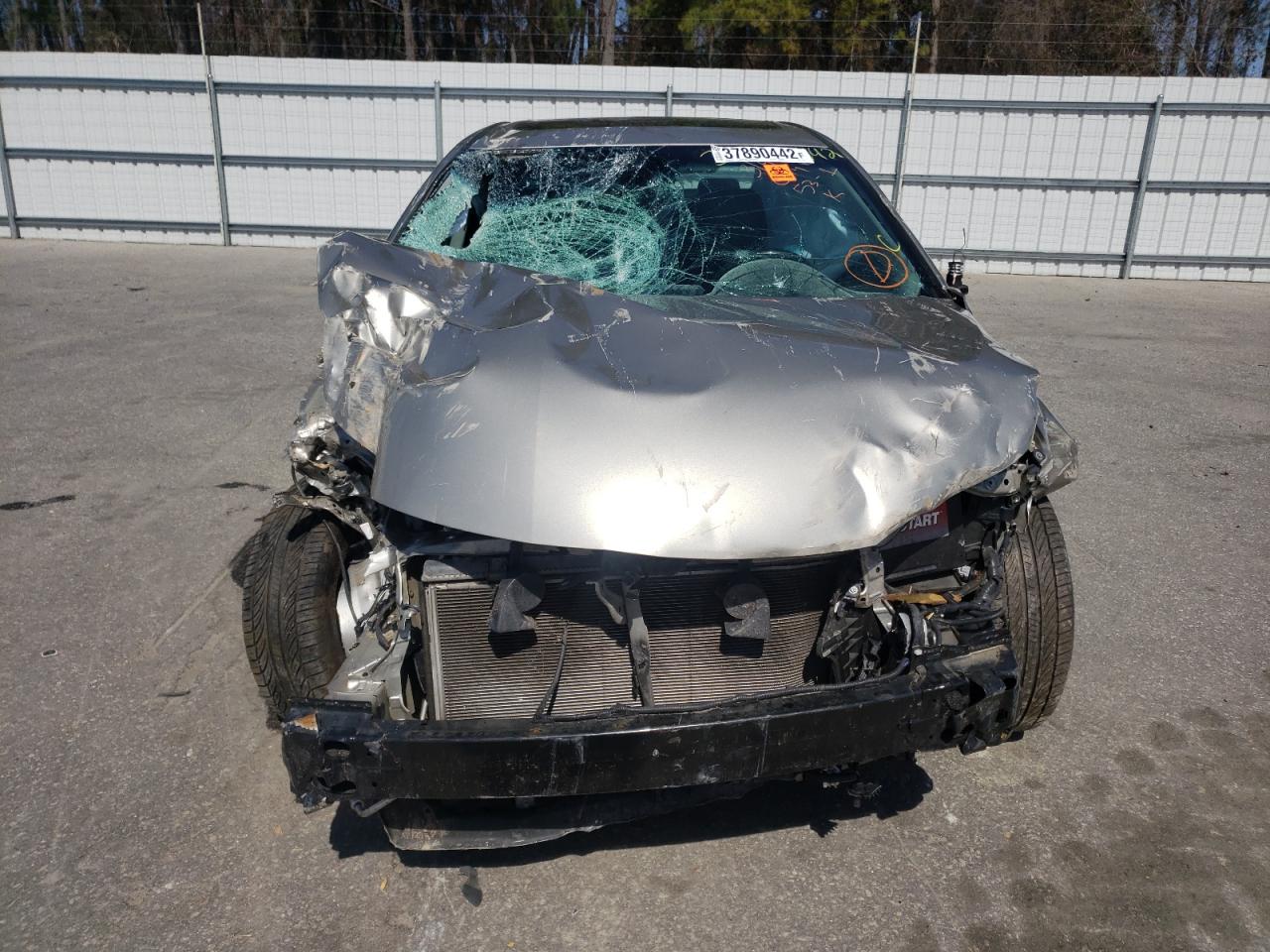 Photo 9 from auction – 2015 TOYOTA CAMRY LE with VIN 4T1BF1FK4FU070104