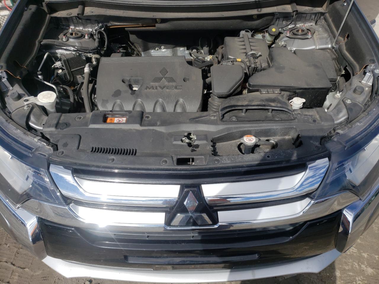 Photo 7 from auction – 2018 MITSUBISHI OUTLANDER with VIN JA4AD2A36JZ052432